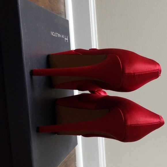 Red heels - Picture 3 of 4